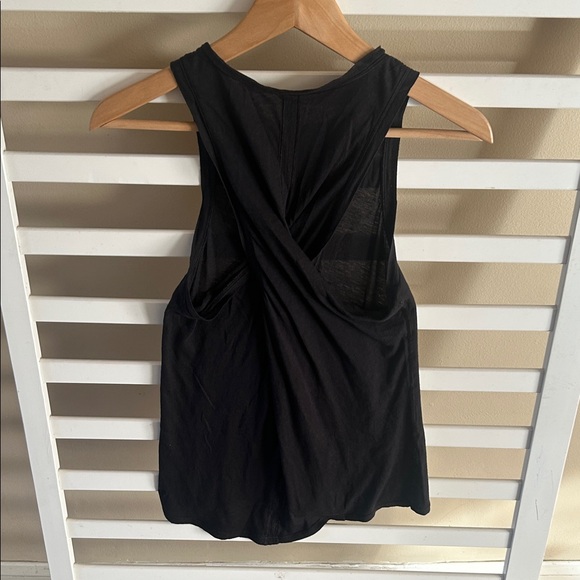 Lululemon Black Sleeveless Twisted Criss Cross Back Women's Tank Top - Picture 3 of 6